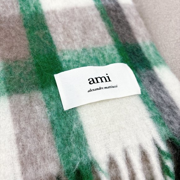 90% NEW AMI SCARF - Picture 2 of 9